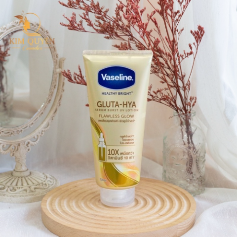 Sữa Dưỡng Ẩm Trắng Da Vaseline 10x..